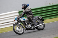 Vintage-motorcycle-club;eventdigitalimages;mallory-park;mallory-park-trackday-photographs;no-limits-trackdays;peter-wileman-photography;trackday-digital-images;trackday-photos;vmcc-festival-1000-bikes-photographs